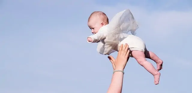 לטוס עם תינוק